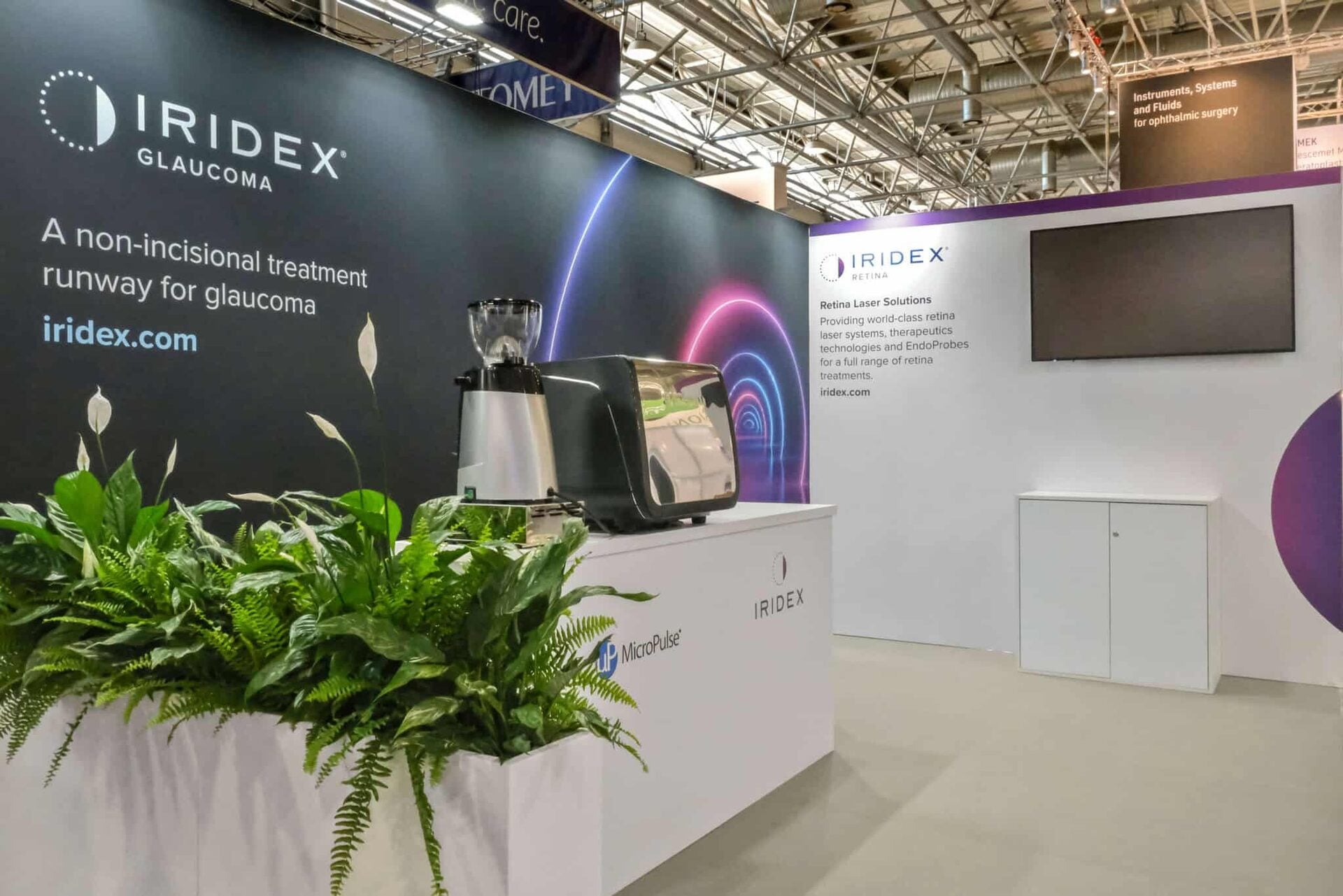 Custom trade show portable 10x10 booth exhibits and display solutions