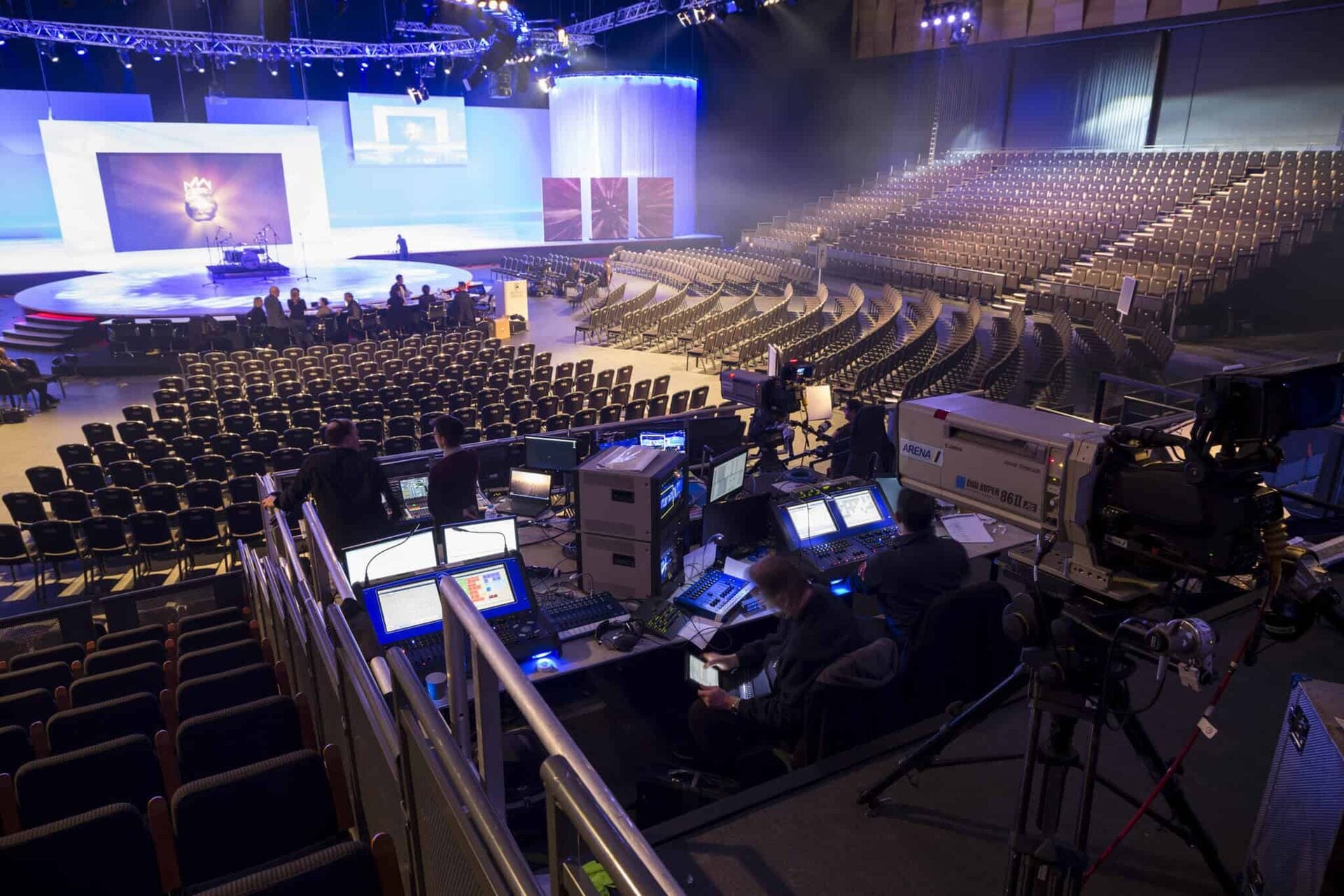 Digital technology displays for modern trade show 10x20 booths by Booth Exhibits