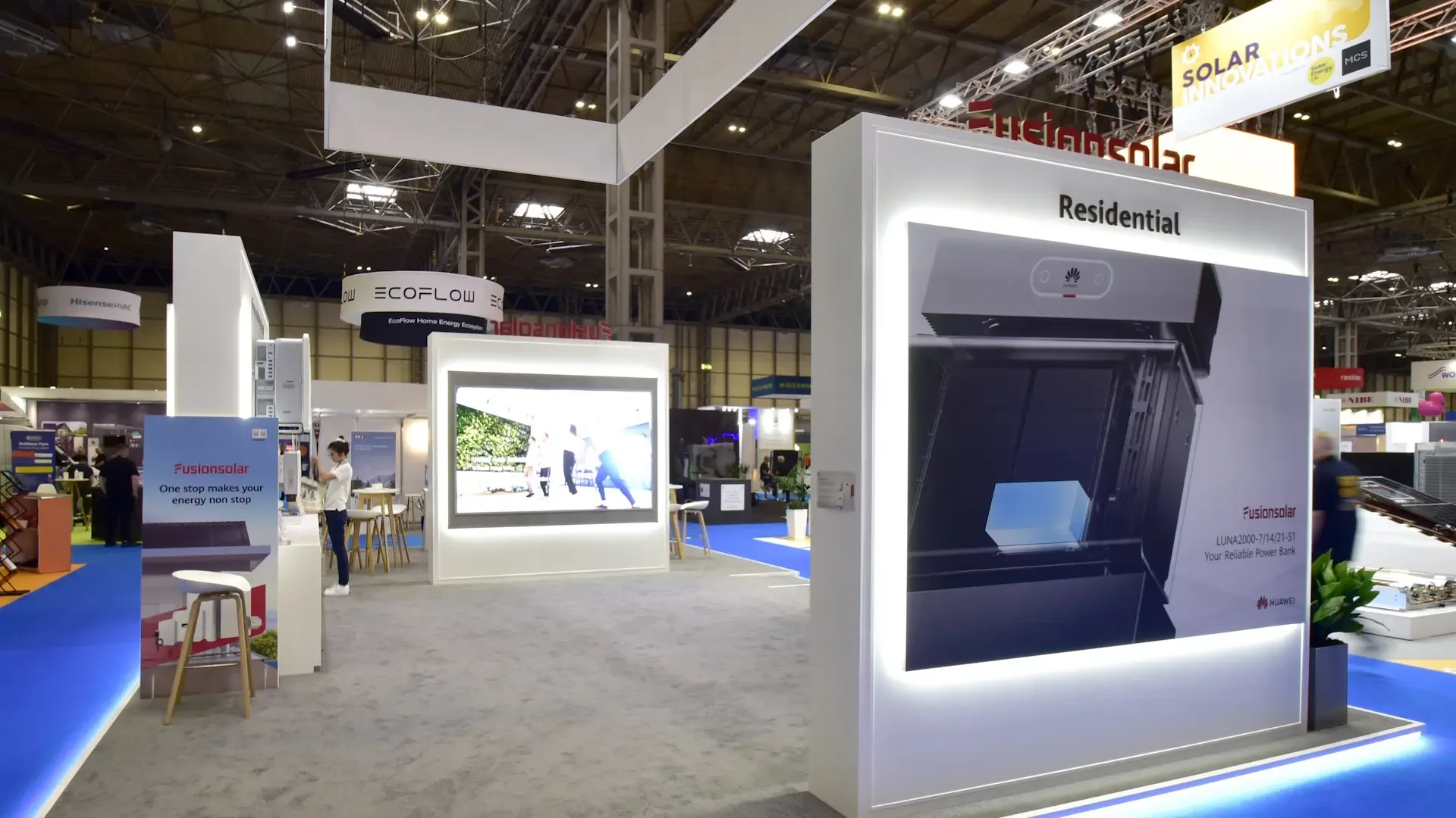 Huawei FusionSolar exhibition stand at InstallerSHOW 2024, built by Booth Exhibits™.