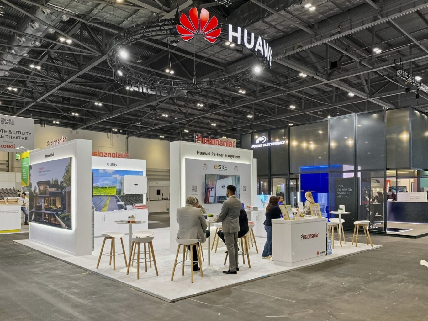 Huawei exhibition stand build by Booth Exhibits