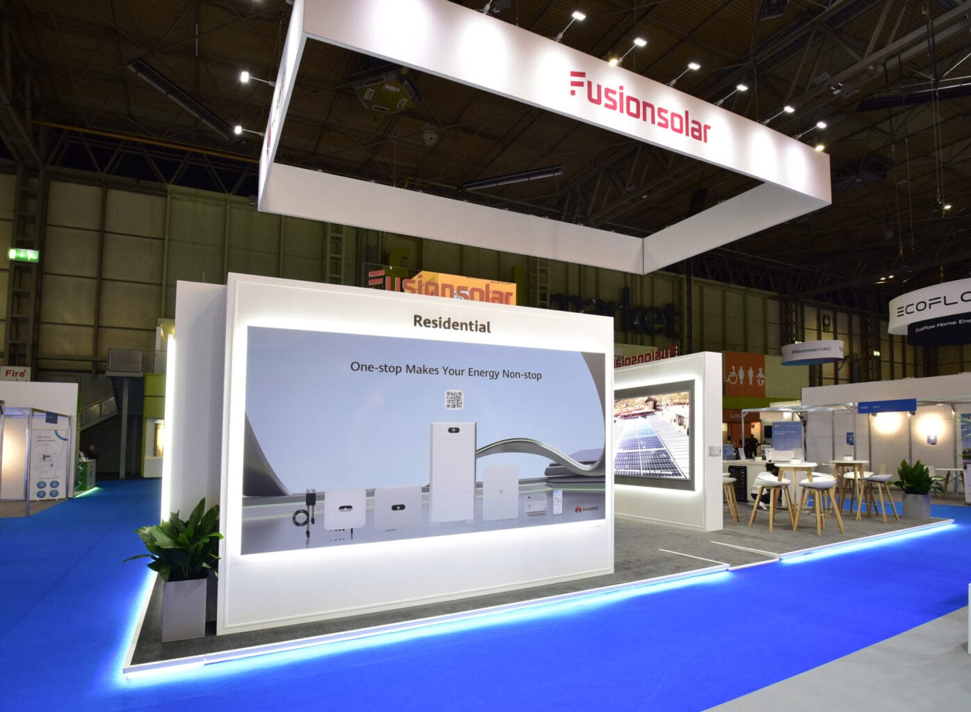 Huawei exhibition stand build by Booth Exhibits